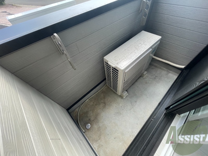 バルコニーは洗濯物がはかどりそうな広さがありますよ。 バルコニーは洗濯物がはかどりそうな広さがありますよ。