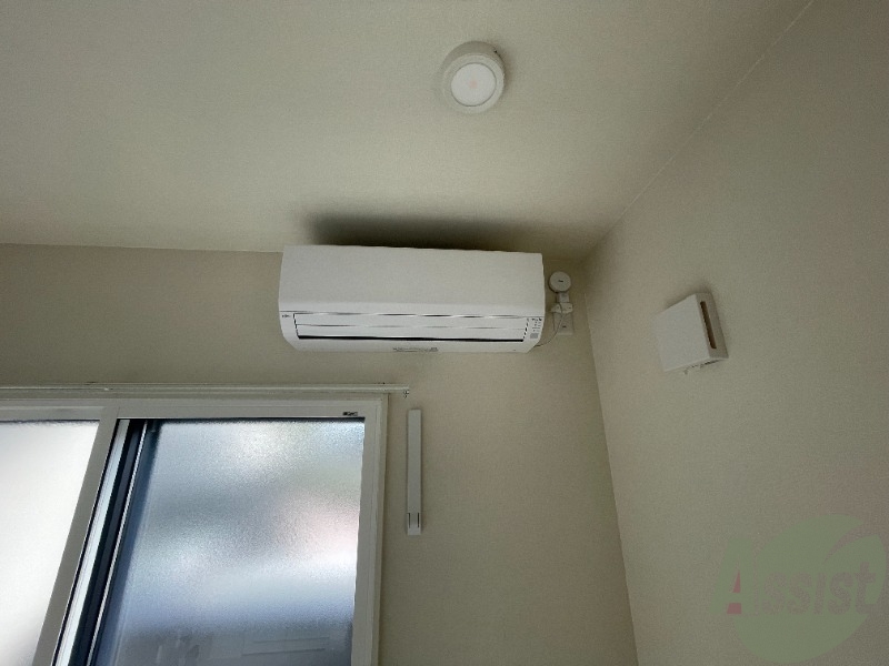 エアコンが設置済みです。入居後すぐに使用できます。 エアコンが設置済みです。入居後すぐに使用できます。