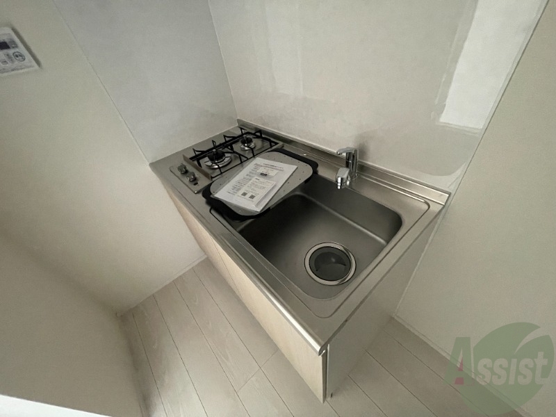 キッチンを別角度から撮影。収納をうまく使いたいですね。 キッチンを別角度から撮影。収納をうまく使いたいですね。