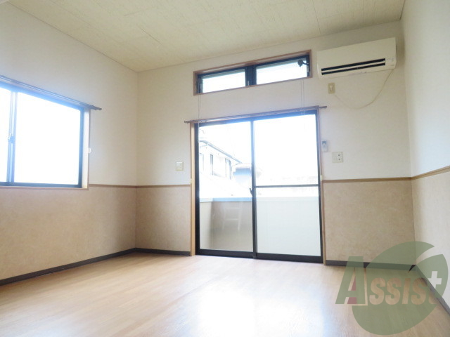 8.75帖の洋室です。広々として、きれいですね。 8.75帖の洋室です。広々として、きれいですね。