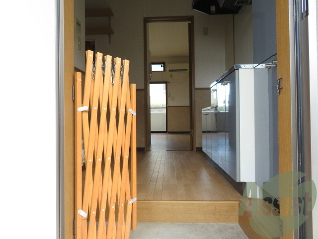 廊下の様子です。幅も狭くなく、利用しやすいですよ。 廊下の様子です。幅も狭くなく、利用しやすいですよ。