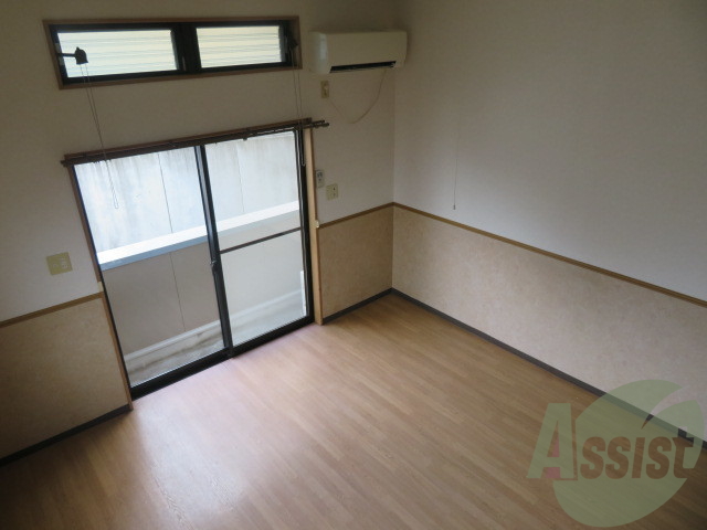 洋室の家具の配置を考えてみるのも楽しいですよ。 洋室の家具の配置を考えてみるのも楽しいですよ。