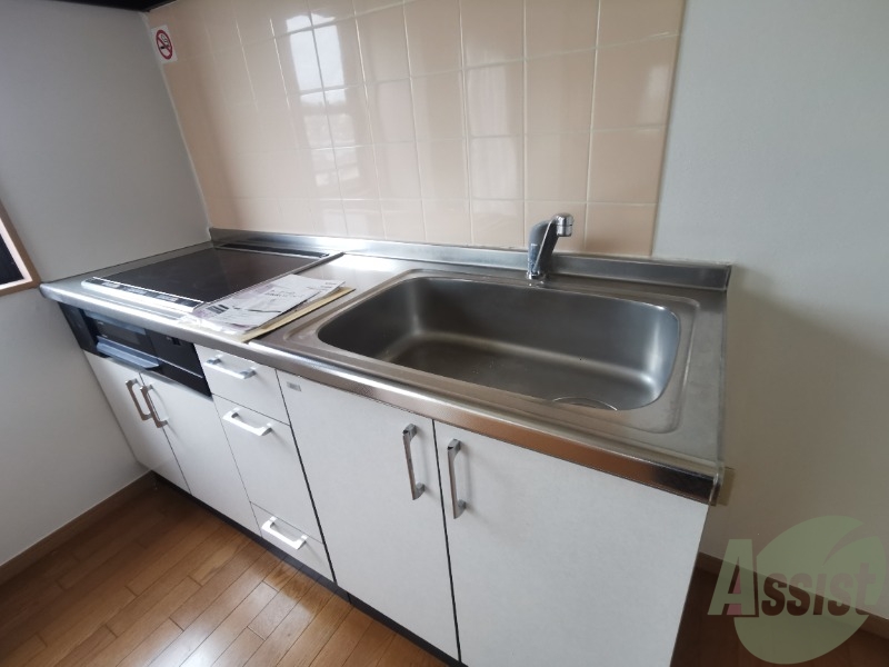 使いやすいIHのキッチンです。便利で手早い調理ができます 使いやすいIHのキッチンです。便利で手早い調理ができます