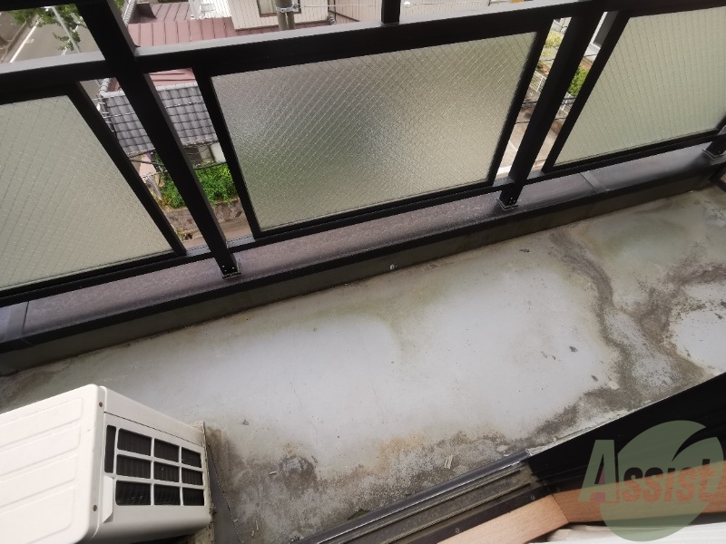 キッチンからつながるバルコニーは陽の光がよく当たる快適空間 キッチンからつながるバルコニーは陽の光がよく当たる快適空間