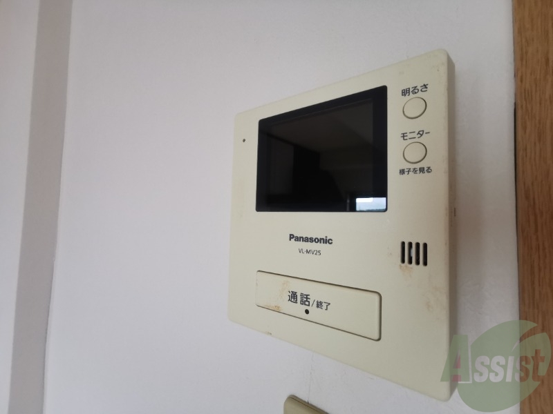 モニターホンで誰が来たか分かります モニターホンで誰が来たか分かります