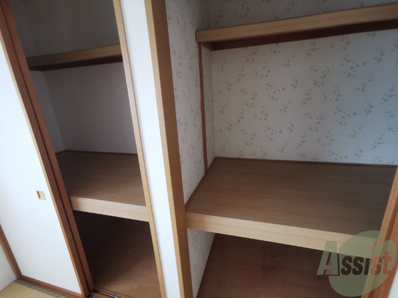 お洋服をたくさんお持ちの方に良いお部屋です理できます。 お洋服をたくさんお持ちの方に良いお部屋です理できます。