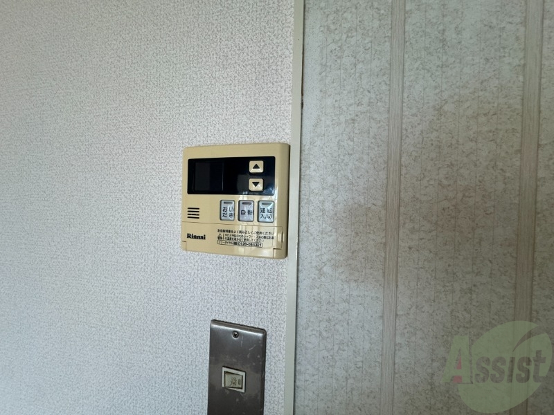 追い焚き機能付き。いつでも温かいお風呂に入れますね。 追い焚き機能付き。いつでも温かいお風呂に入れますね。