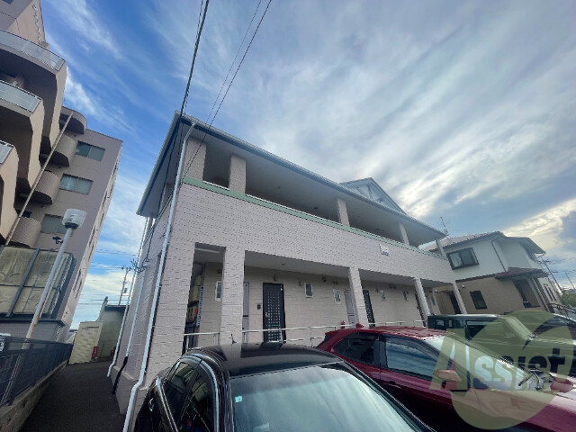仙台市若林区蒲町東の賃貸アパートの外観