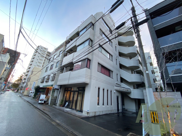 仙台市青葉区大町２丁目の賃貸マンションの外観