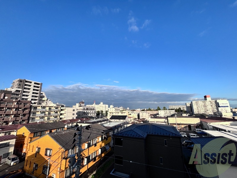 こちら眺望でございます。閑静な住宅街がいいですね。 こちら眺望でございます。閑静な住宅街がいいですね。
