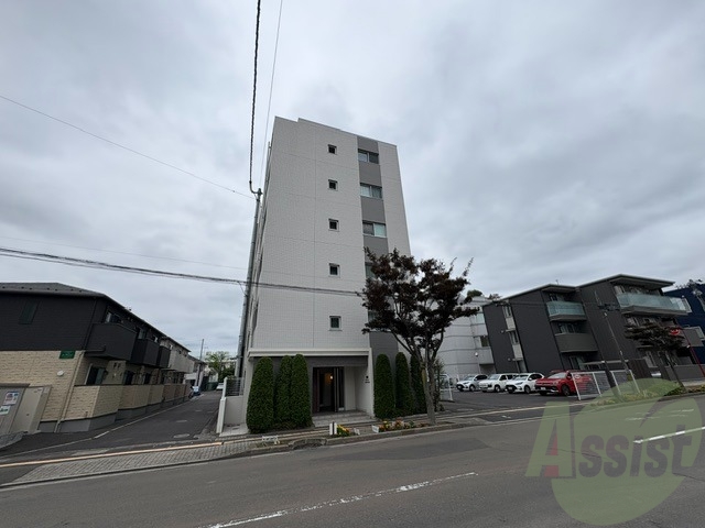 仙台市若林区南小泉字八軒小路の賃貸マンションの外観