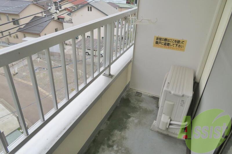 ベランダに布団干して、洗濯物干して、一服しますか~ ベランダに布団干して、洗濯物干して、一服しますか~
