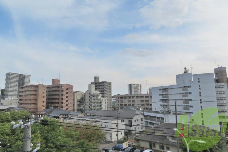 良い眺めすね。青空が覗けますね。 良い眺めすね。青空が覗けますね。