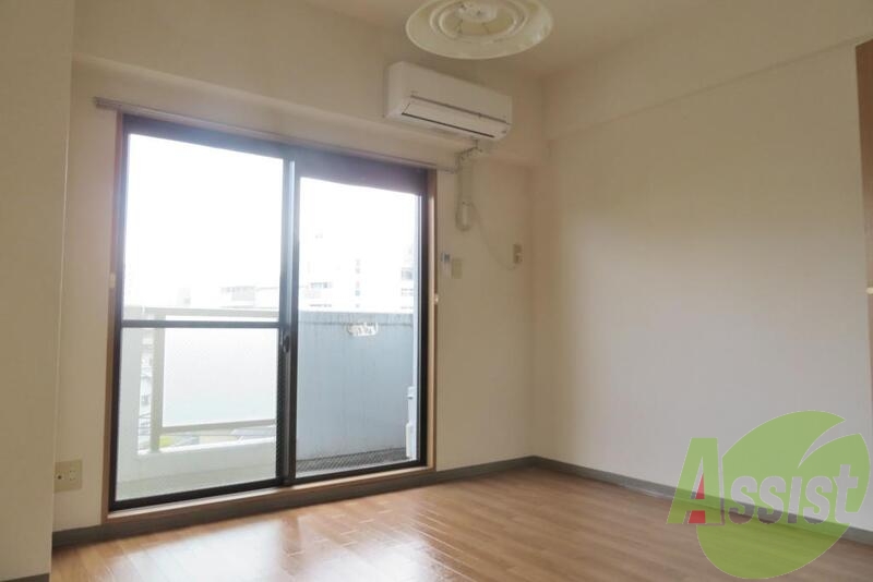 明るいお部屋で気持ちいいですね。 明るいお部屋で気持ちいいですね。