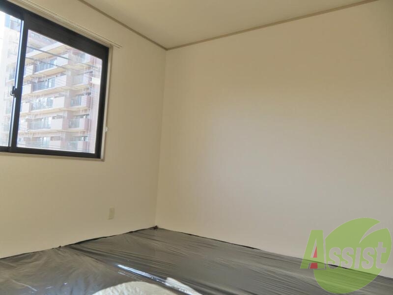 畳のお部屋で布団を敷いて寝るのも良いですね。 畳のお部屋で布団を敷いて寝るのも良いですね。