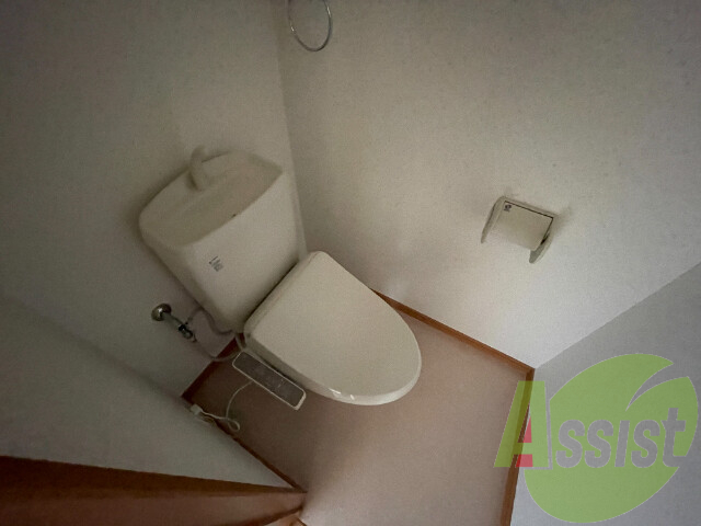 トイレにはもちろんウォシュレットも設置済です トイレにはもちろんウォシュレットも設置済です