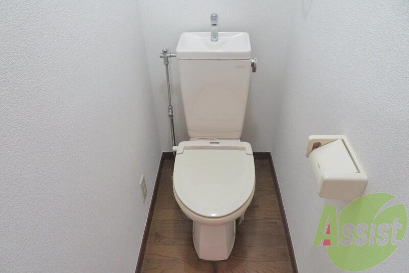 トイレはシンプルで使いやすそうですねー。生活には必要不可欠。 トイレはシンプルで使いやすそうですねー。生活には必要不可欠。