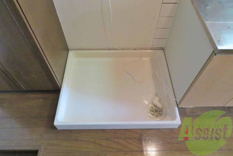 洗濯機置き場でございますー。あらかじめあると嬉しいですよねー 洗濯機置き場でございますー。あらかじめあると嬉しいですよねー
