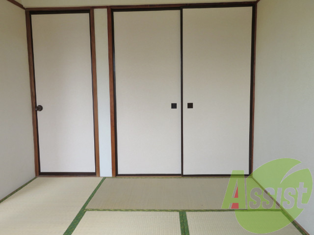 収納も広々としており収納には困りませんね。 収納も広々としており収納には困りませんね。