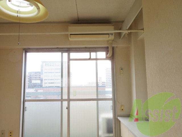 エアコンもあり、引っ越し初日から快適にお過ごしいただけますね エアコンもあり、引っ越し初日から快適にお過ごしいただけますね