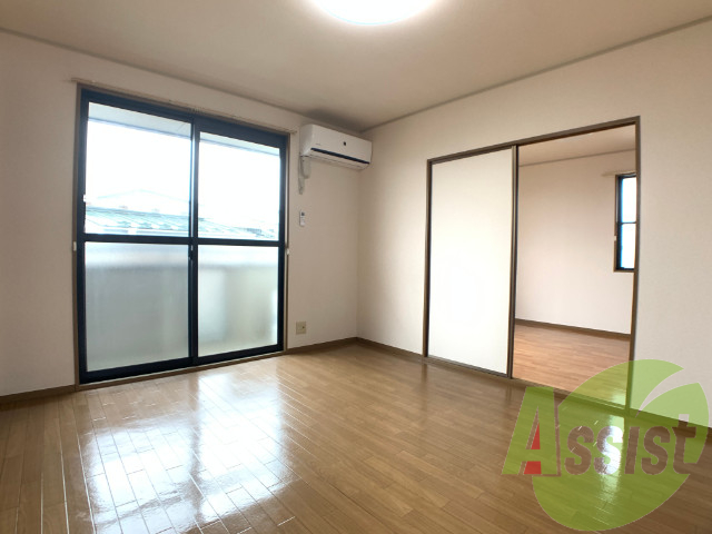 陽当りよく明るい印象のお部屋です。気分も明るくなりそう。 陽当りよく明るい印象のお部屋です。気分も明るくなりそう。