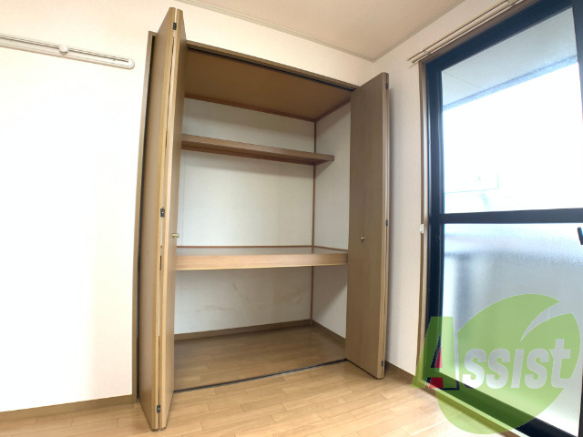 収納スペースは奥行きもあり荷物が多くても安心ですね。 収納スペースは奥行きもあり荷物が多くても安心ですね。