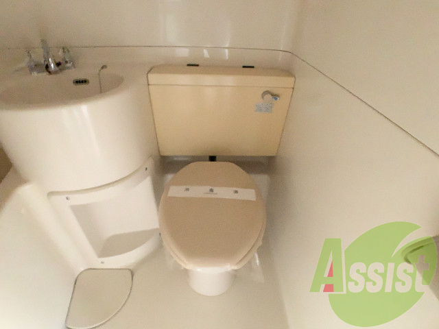トイレはシンプルな作りで使いやすそうです。 トイレはシンプルな作りで使いやすそうです。