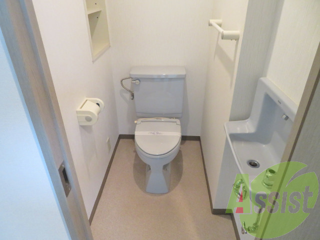 こちらはトイレです。清潔感があり、安心して使用できます。 こちらはトイレです。清潔感があり、安心して使用できます。