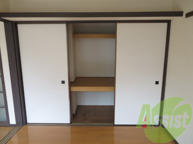 収納は奥行きがあり荷物が多くても大丈夫です。 収納は奥行きがあり荷物が多くても大丈夫です。