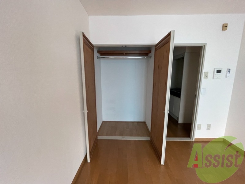 収納を開けてみました!奥行きがあり使いやすそう! 収納を開けてみました!奥行きがあり使いやすそう!