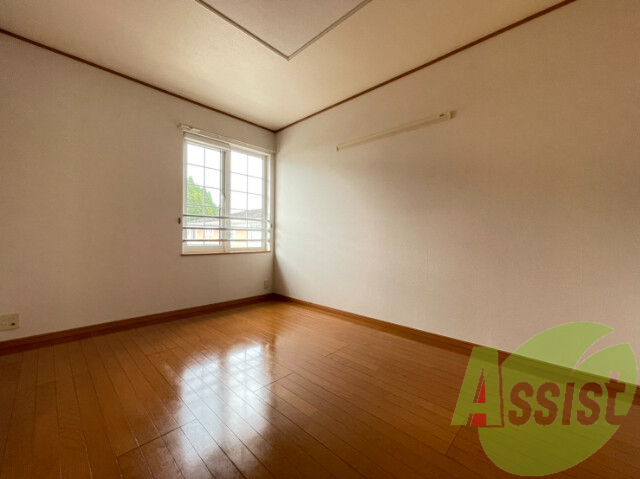 洋室になります。こちらにベッドはいかがですか。 洋室になります。こちらにベッドはいかがですか。