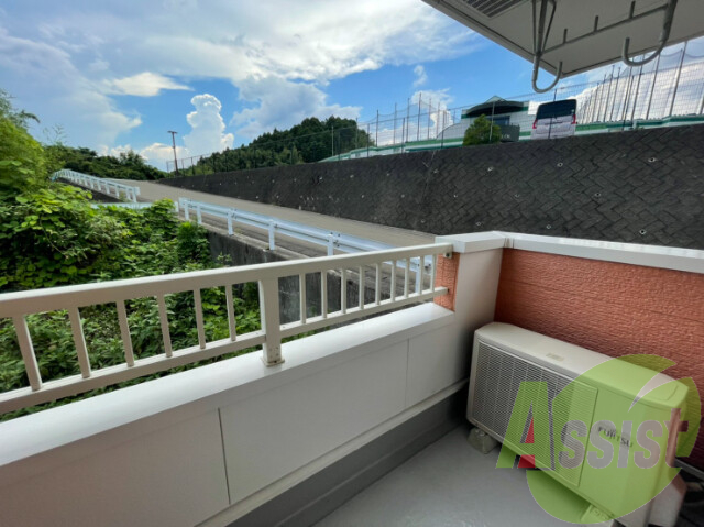 かなり広めのバルコニーです。のびのびと作業ができますね。 かなり広めのバルコニーです。のびのびと作業ができますね。