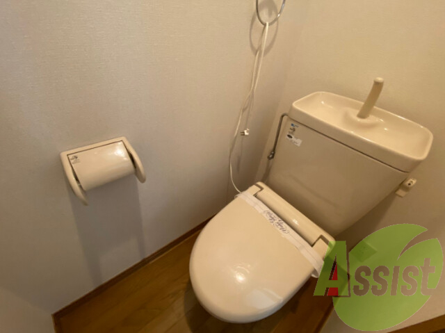 こちらはトイレです。清潔感があり、安心して使用できます。 こちらはトイレです。清潔感があり、安心して使用できます。
