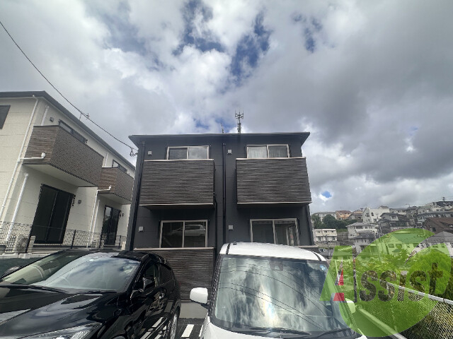 アルエル旭ヶ丘B棟の外観