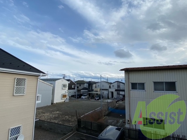 駐車場が目の前に、若林の閑静な住宅街です 駐車場が目の前に、若林の閑静な住宅街です