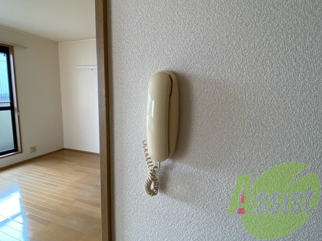 インターホンがあれば突然の訪問者にも対応できますね インターホンがあれば突然の訪問者にも対応できますね
