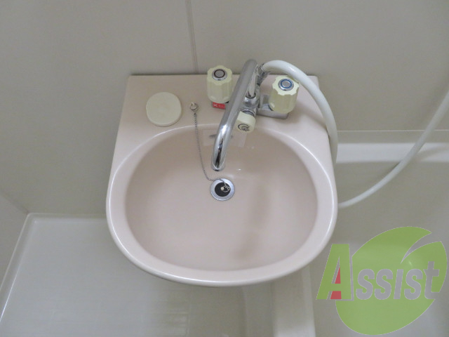 お風呂に入りながらここも掃除できちゃいますね。 お風呂に入りながらここも掃除できちゃいますね。