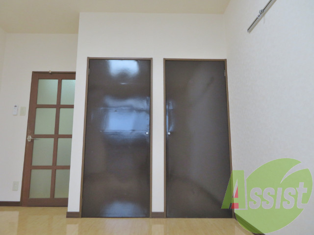 こちらは収納です。中の様子はお楽しみに~。 こちらは収納です。中の様子はお楽しみに~。