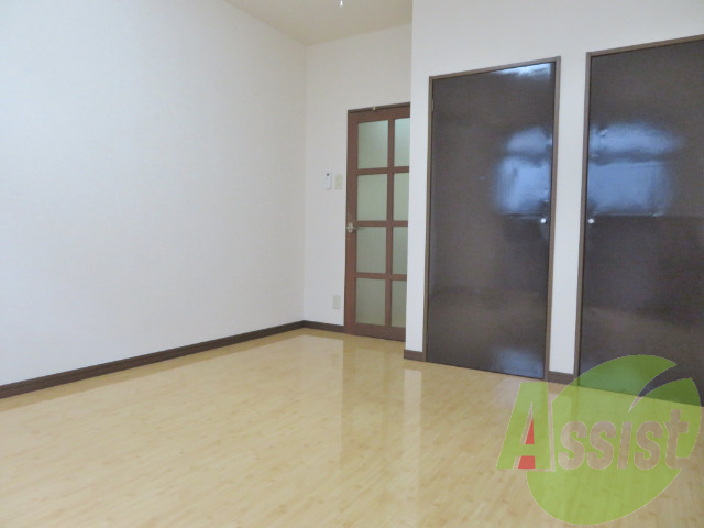 家具の置き場所を考えるのも楽しいですよね。 家具の置き場所を考えるのも楽しいですよね。