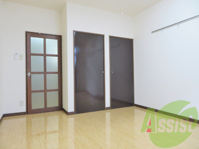 シングルベットも置けそうな広さのお部屋ですね。 シングルベットも置けそうな広さのお部屋ですね。