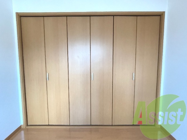 収納はこちらのクローゼットをお使いください。 収納はこちらのクローゼットをお使いください。