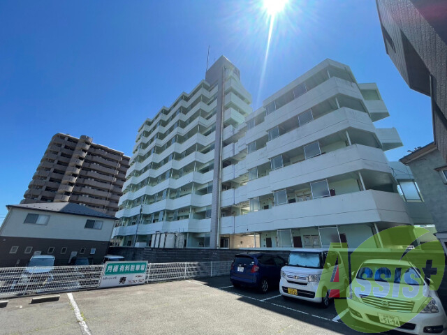 サンパレスシカマの外観