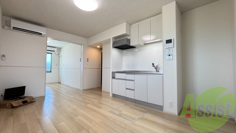 9.6帖の洋室です。生活のメインとなる部屋ですね。 9.6帖の洋室です。生活のメインとなる部屋ですね。