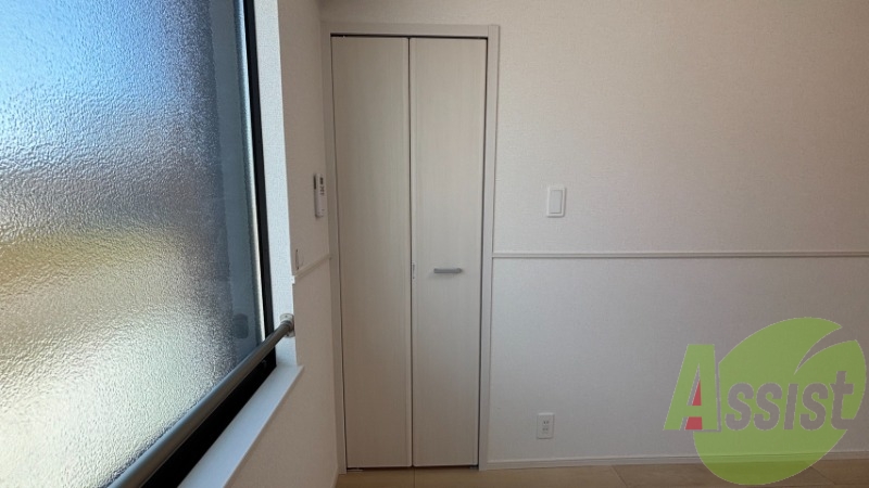 洋室のクローゼット。広さは十分そうです。 洋室のクローゼット。広さは十分そうです。