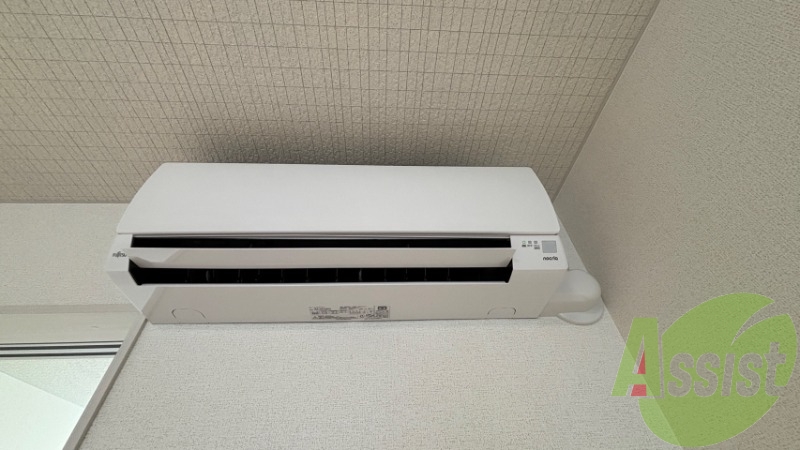 エアコンが備わっているので暑い日でも快適に過ごせます。 エアコンが備わっているので暑い日でも快適に過ごせます。