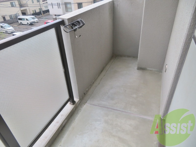 静かな住宅街の雰囲気と、緑が楽しめる眺望となっております。 静かな住宅街の雰囲気と、緑が楽しめる眺望となっております。