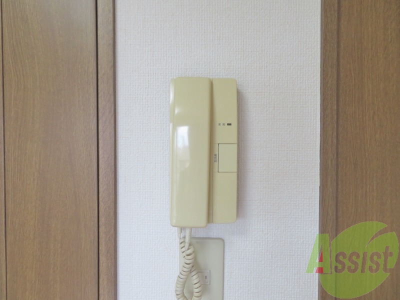 インターホンは設置されていたので急な来客でも安心ですね。 インターホンは設置されていたので急な来客でも安心ですね。