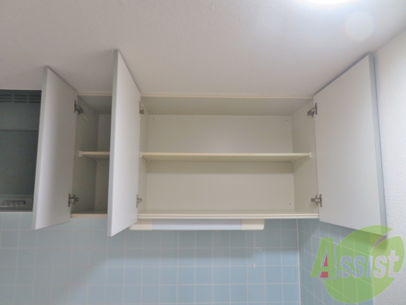 キッチンの上部収納を開けてみました。いかがしょうか。 キッチンの上部収納を開けてみました。いかがしょうか。