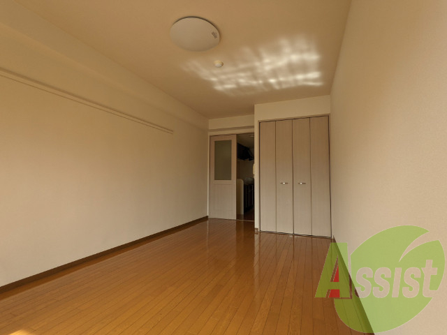 寝室はリビングと同じ部屋になります。広さが伝わるでしょうか。 寝室はリビングと同じ部屋になります。広さが伝わるでしょうか。