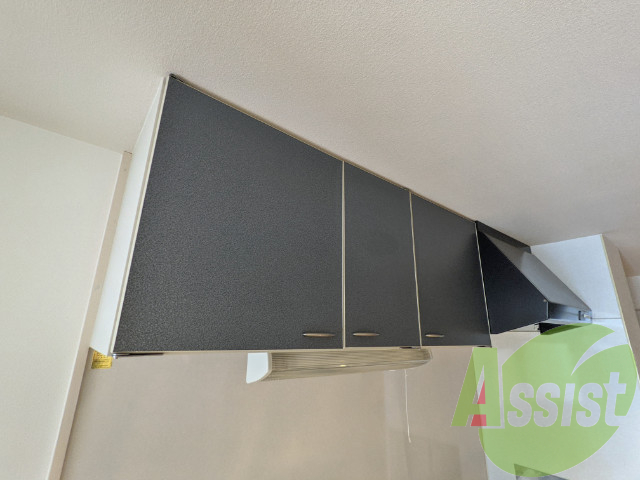 キッチン上にも収納がありました。食器などはこちらへ キッチン上にも収納がありました。食器などはこちらへ